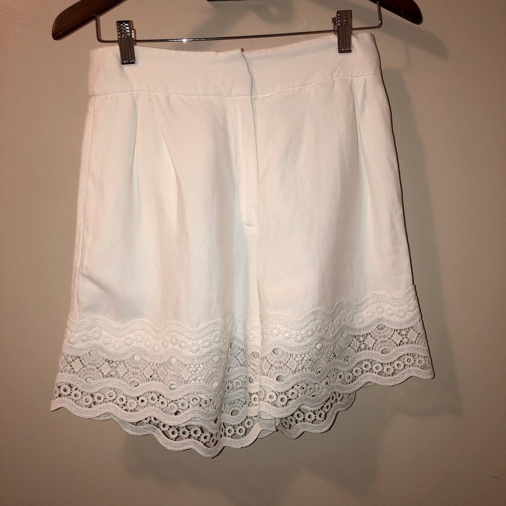 Sandro Paris White Embroidered Shorts,Size-(FR)-36/(US)-4-5.5 or Small,GUC - Picture 1 of 13